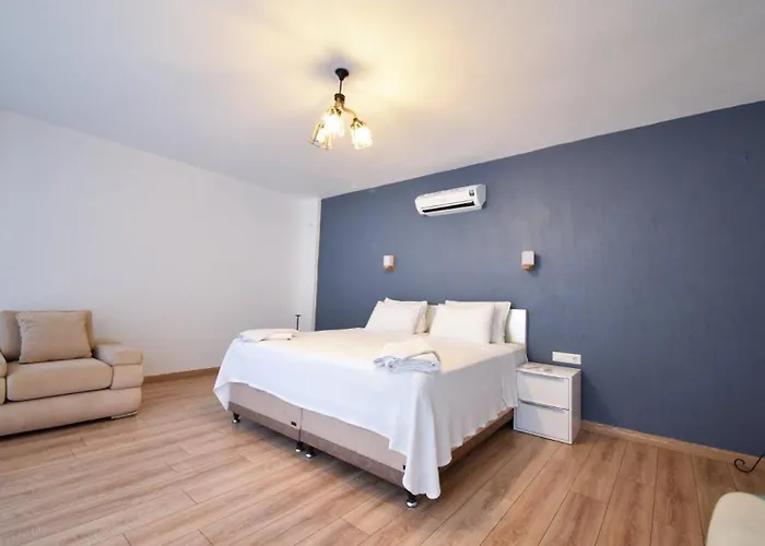 3 Bedroom - 5569 Villa *