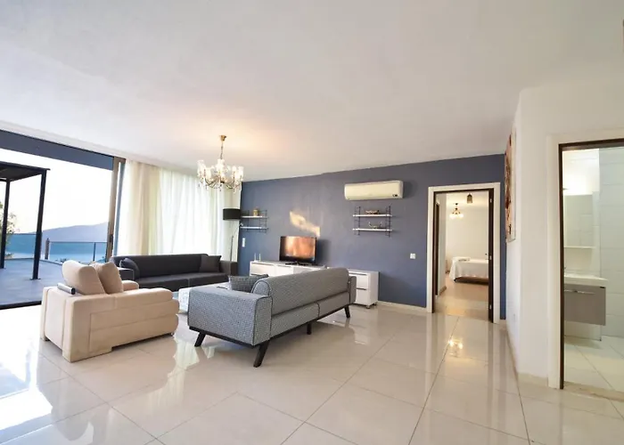 Villa 3 Bedroom - 5569 *