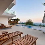 3 Bedroom - 5569 Villa *