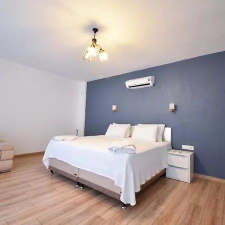3 Bedroom - 5569 Villa *