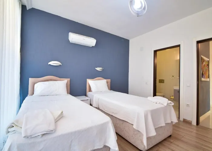 3 Bedroom - 5569 Villa *