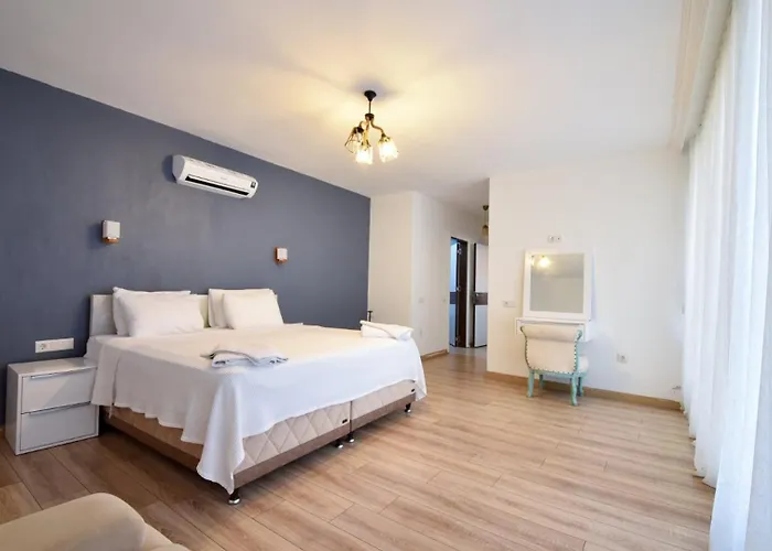 Villa 3 Bedroom - 5569 *