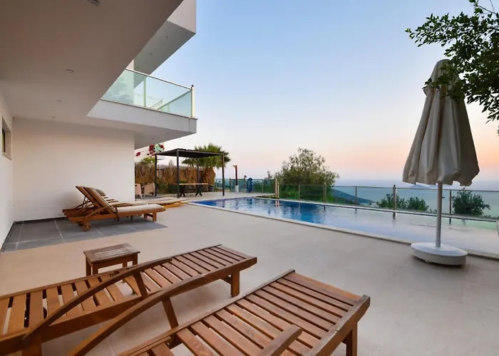 3 Bedroom - 5569 Villa *